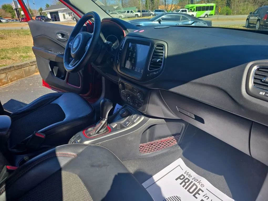 Used 2019 Jeep Compass Trailhawk image 14