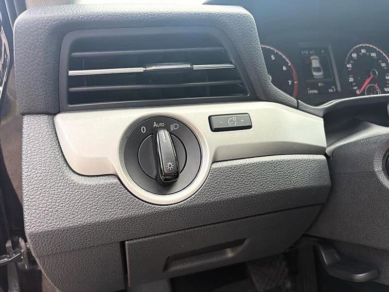 Used 2021 Volkswagen Passat 2.0T SE image 25