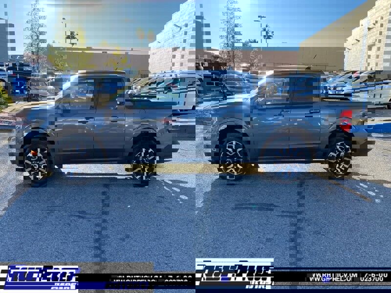 Used 2022 Ford Maverick Lariat w/ Lariat Luxury Package image 2