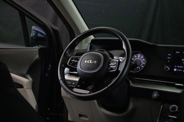Used 2024 Kia Carnival LX image 14