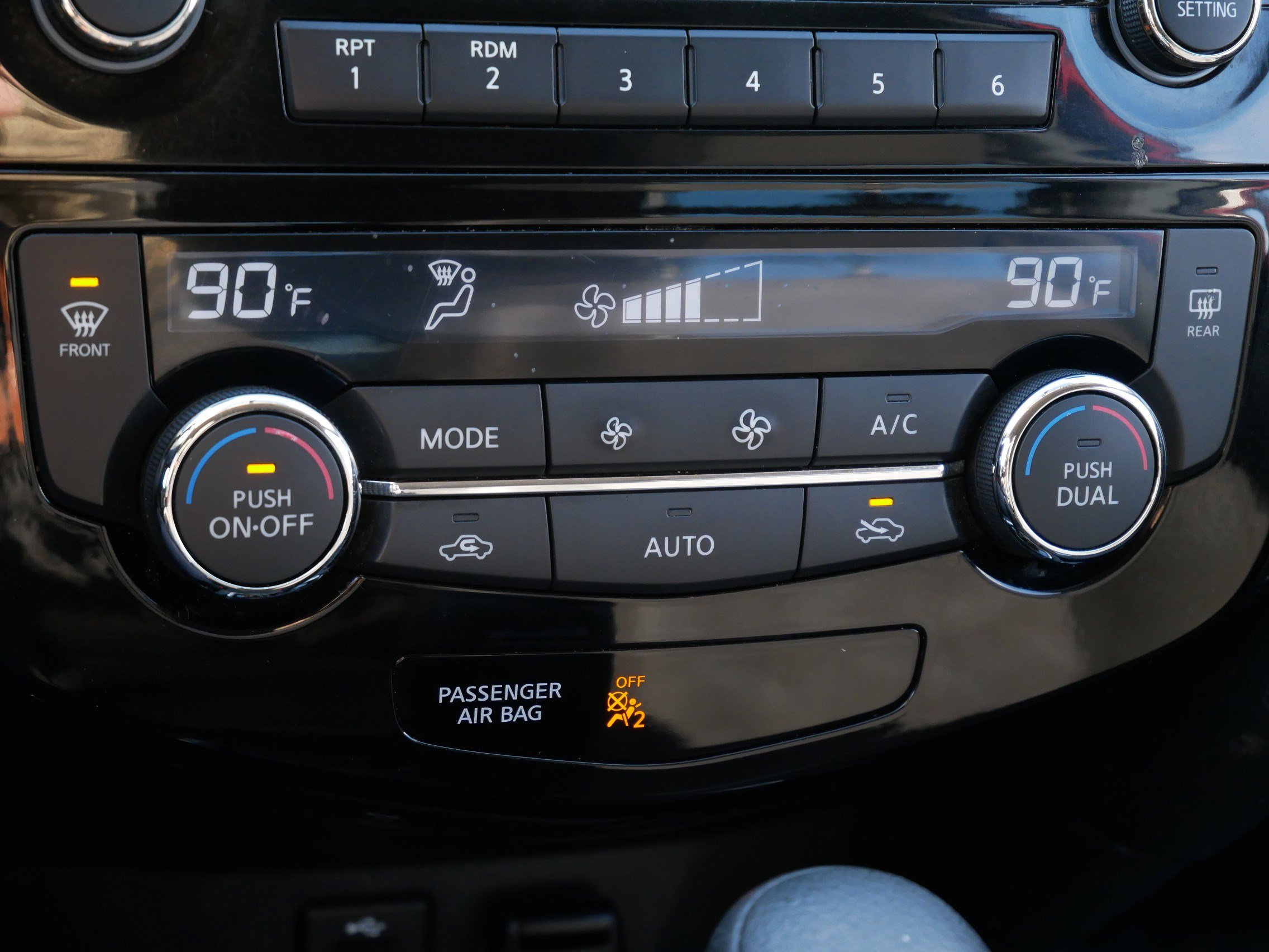 Used 2015 Nissan Rogue SV image 23