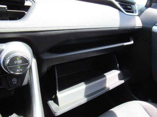 Used 2021 Toyota RAV4 XLE FWD image 37