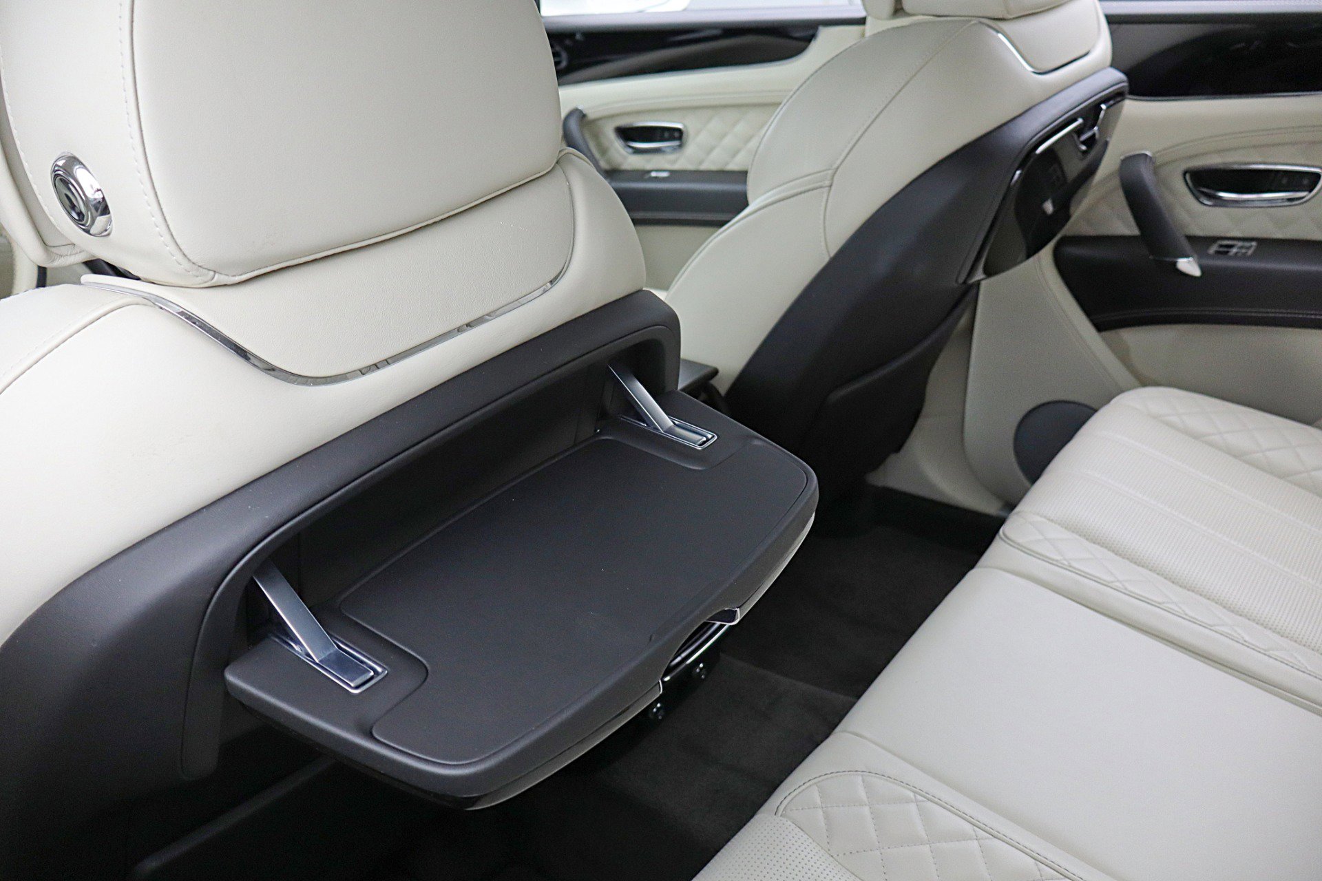 Certified 2017 Bentley Bentayga AWD/4WD image 30
