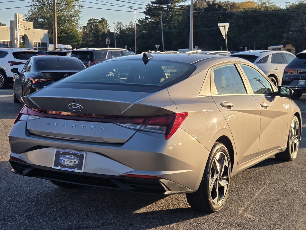 Certified 2023 Hyundai Elantra SEL w/ Convenience Package FWD image 4