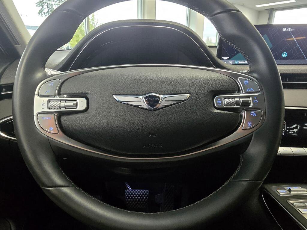 Used 2025 Genesis GV70 2.5T image 23