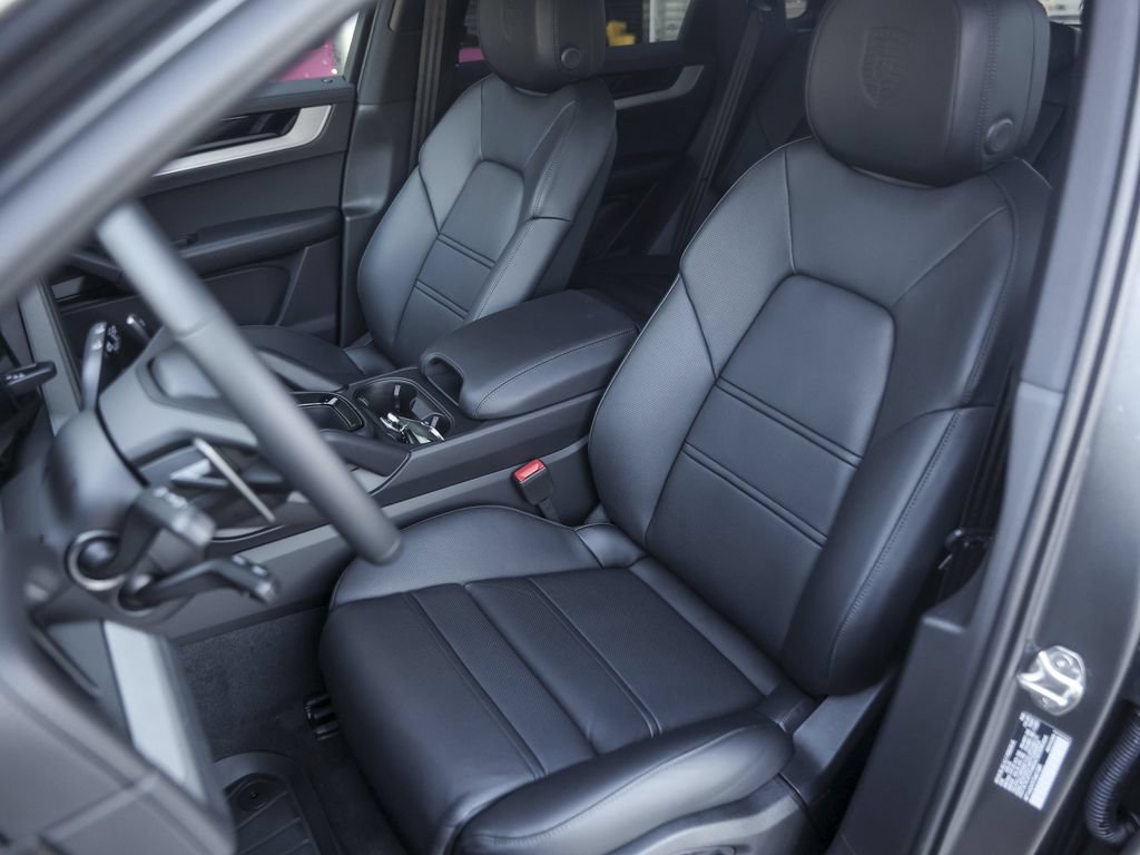 New 2026 Porsche Cayenne AWD/4WD image 5