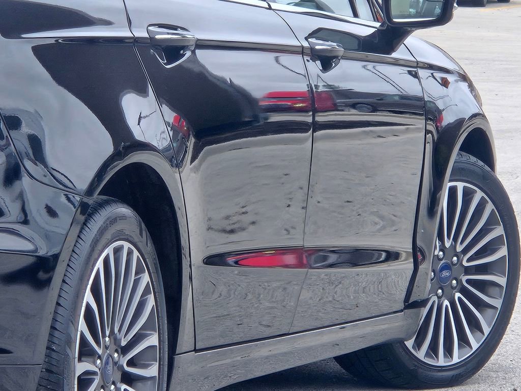 Used 2017 Ford Fusion SE w/ Fusion SE Technology Package image 20