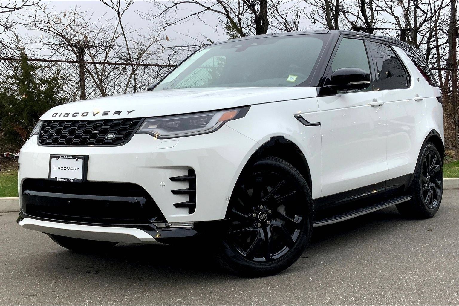 Certified 2025 Land Rover Discovery Dynamic SE