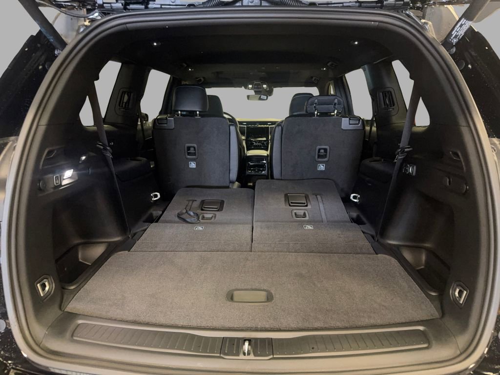 New 2025 Jeep Grand Cherokee L Altitude image 11
