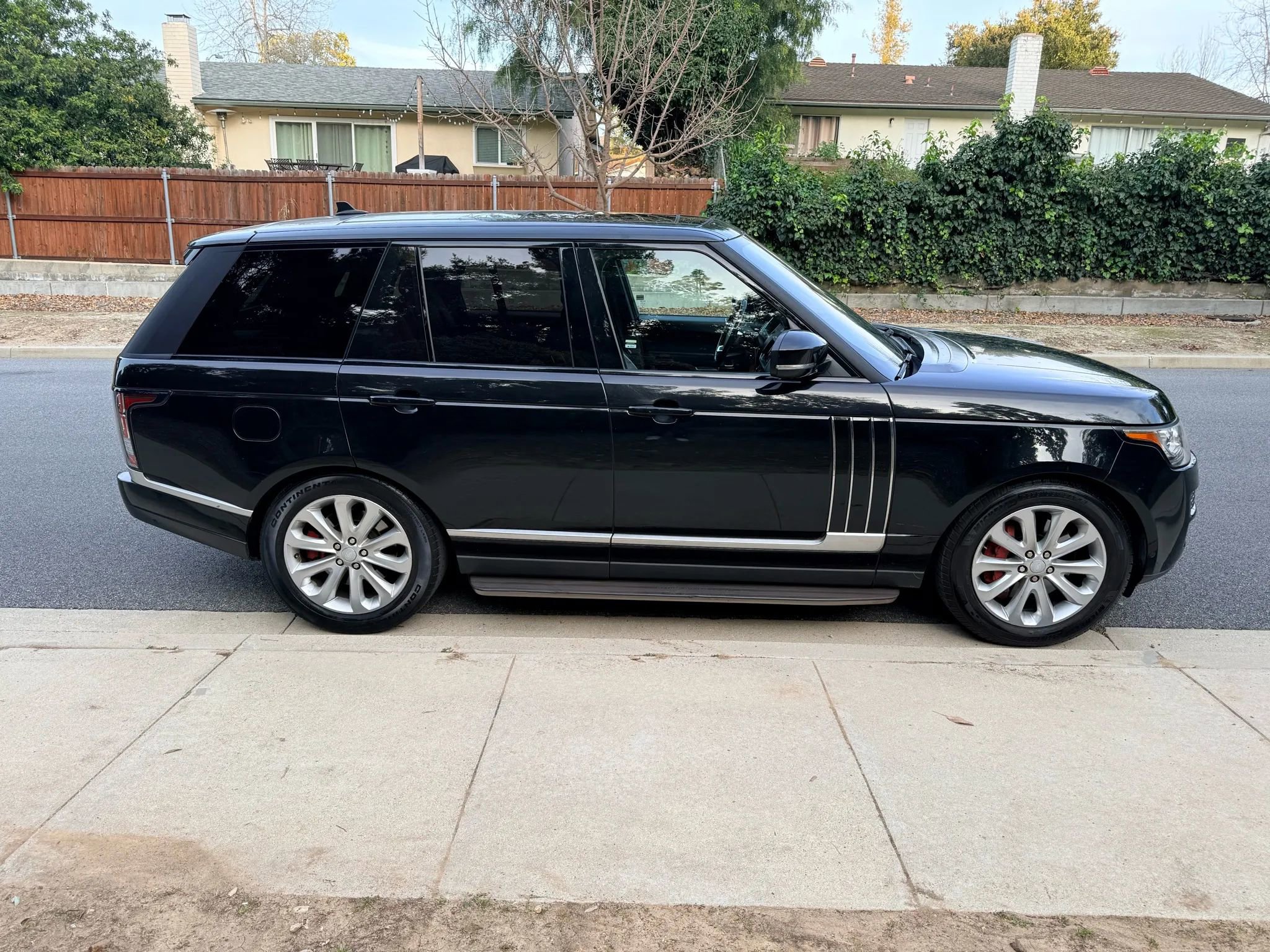 Used 2016 Land Rover Range Rover HSE image 14
