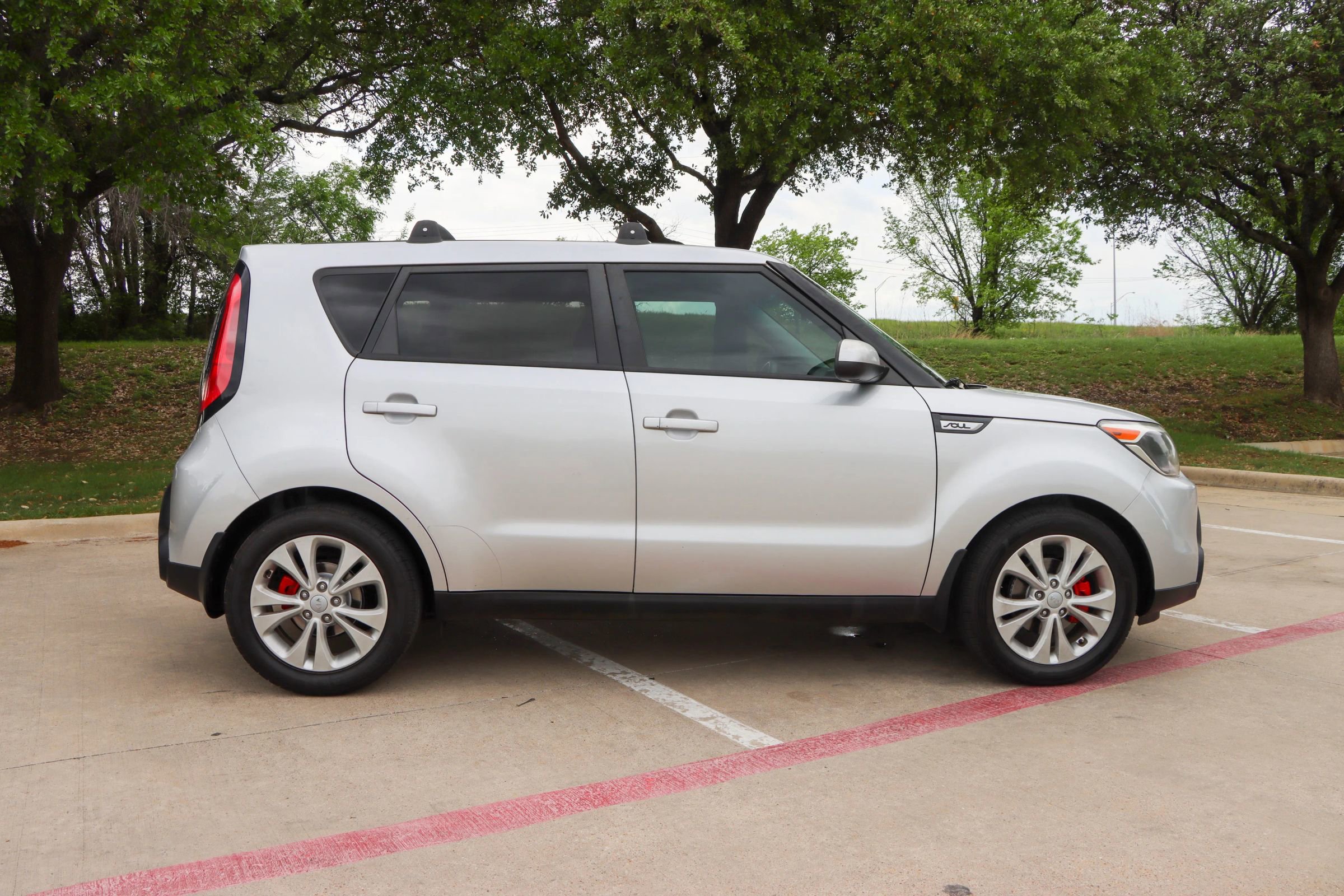 Used 2015 Kia Soul + image 8