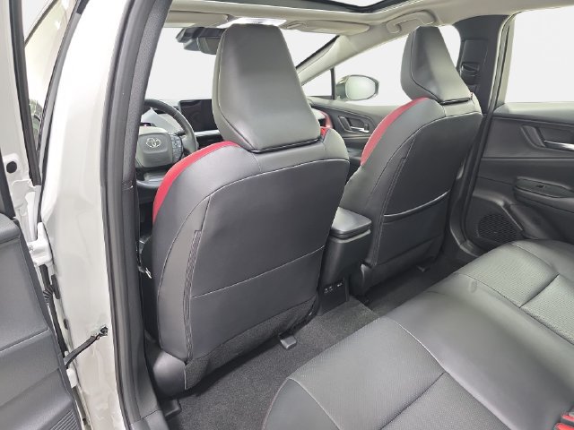 Used 2024 Toyota Prius Prime FWD image 10
