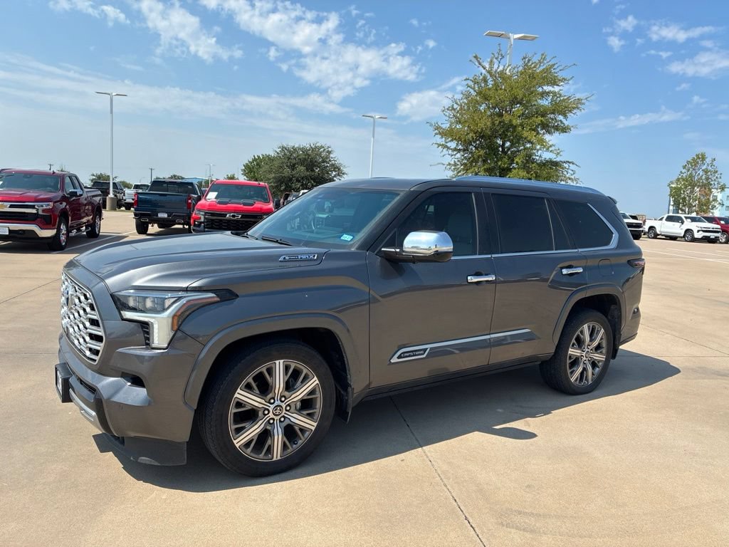 Used 2023 Toyota Sequoia Capstone AWD/4WD video 1