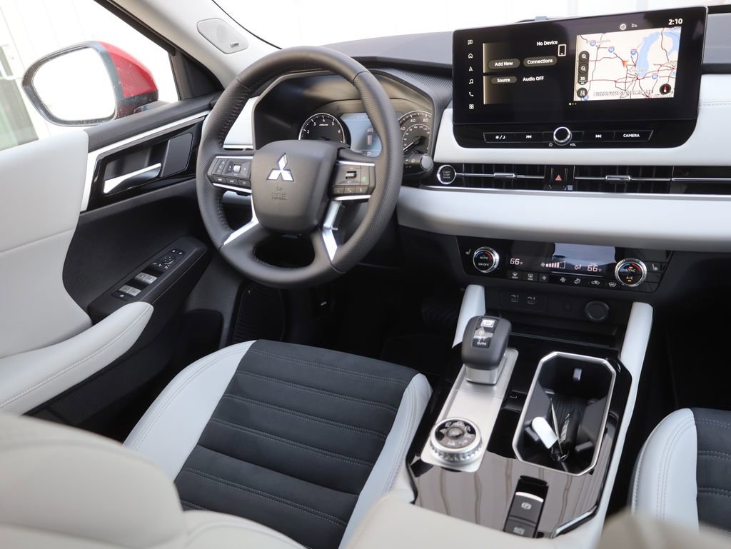 New 2025 Mitsubishi Outlander SE image 20