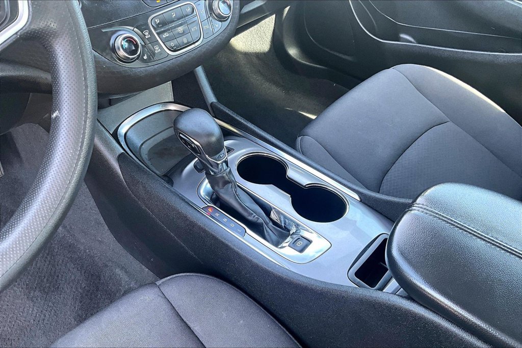 Used 2023 Chevrolet Malibu LT FWD image 15