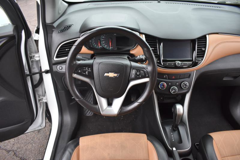 Used 2017 Chevrolet Trax LT w/ Driver Confidence Package AWD/4WD image 33