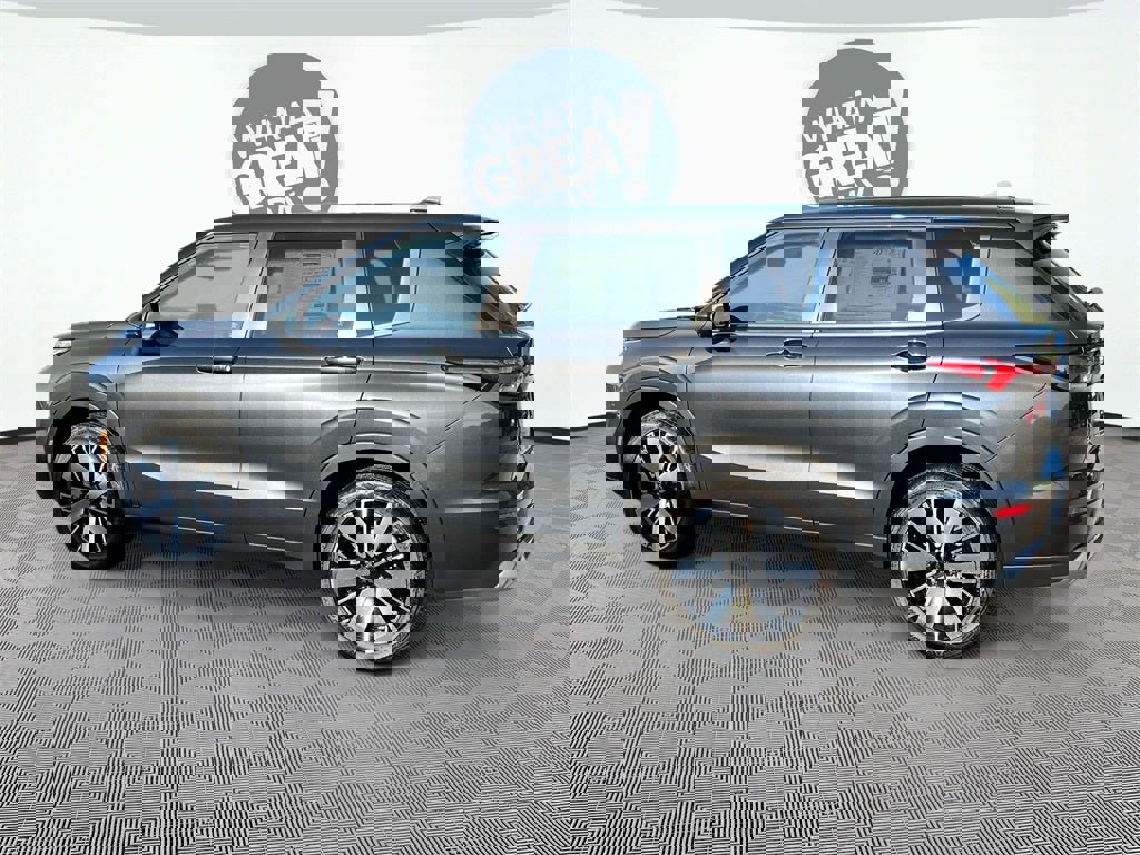 New 2025 Mitsubishi Outlander SE image 5