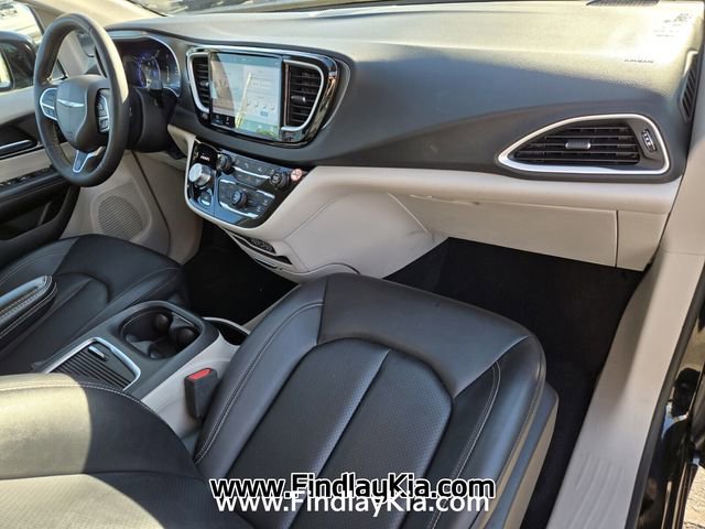 Used 2024 Chrysler Pacifica Touring-L FWD image 20