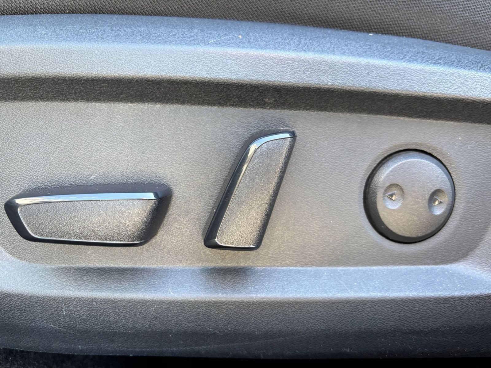 Used 2025 Nissan Rogue SV AWD/4WD image 21