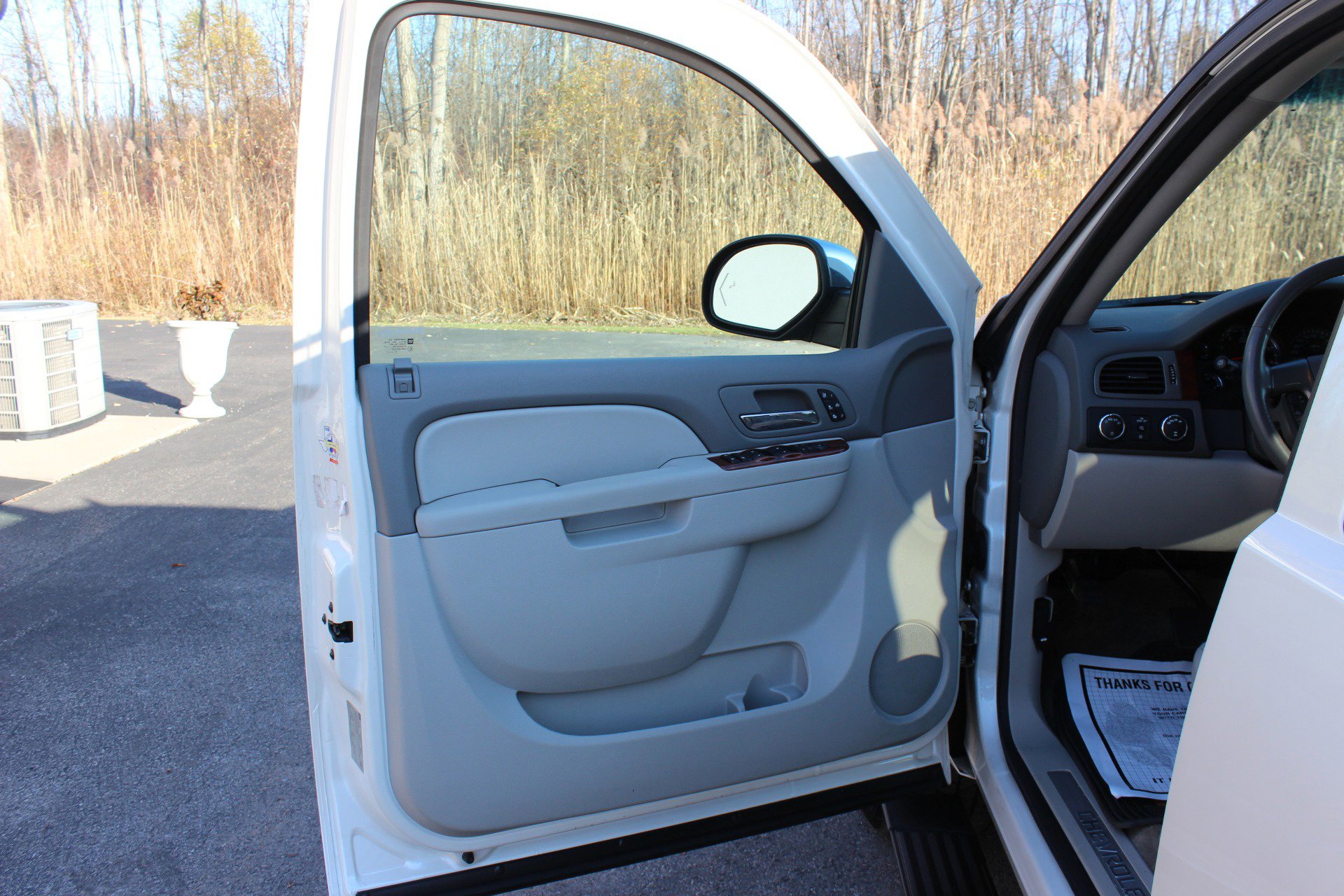 Used 2013 Chevrolet Tahoe LTZ image 14