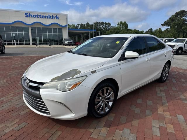 Used 2015 Toyota Camry XLE FWD image 1
