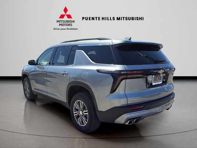 Used 2025 Chevrolet Traverse LT FWD image 7