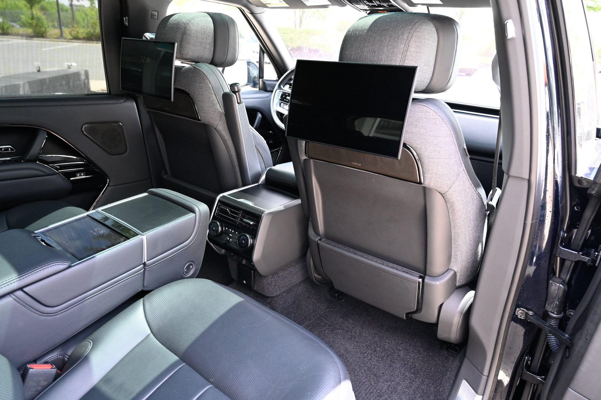 Used 2023 Land Rover Range Rover SV AWD/4WD image 52