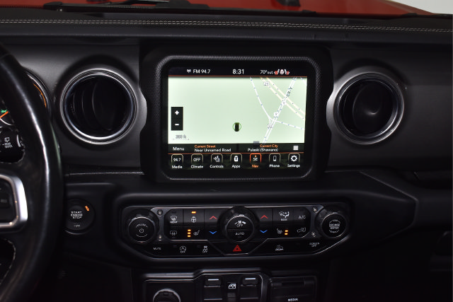 Used 2022 Jeep Wrangler Unlimited Sahara w/ Dual Top Group AWD/4WD image 27