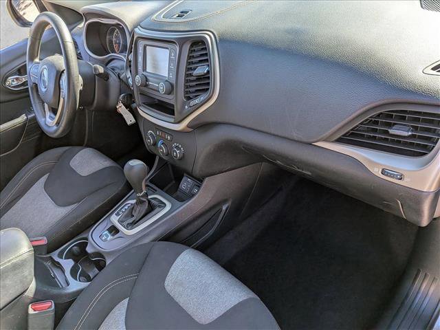 Used 2017 Jeep Cherokee Sport image 21
