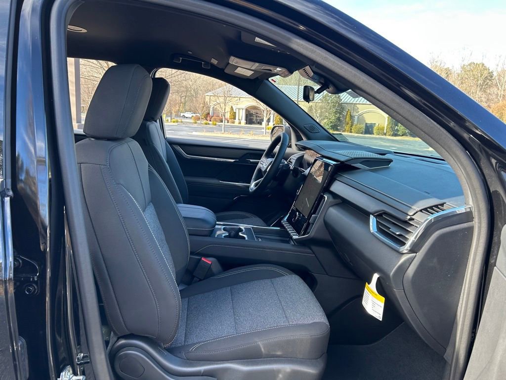 New 2026 GMC Acadia Elevation image 48