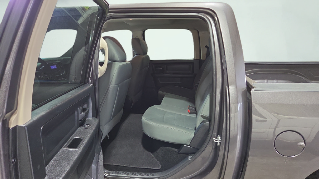 Used 2014 RAM 1500 ST AWD/4WD image 29