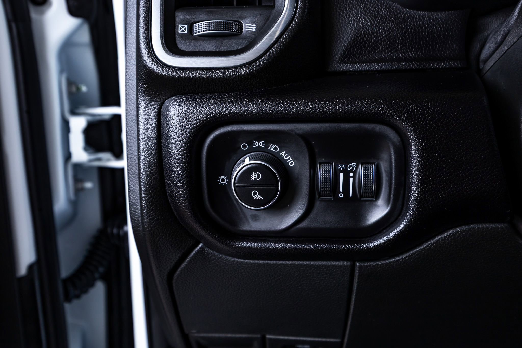 Used 2024 RAM 3500 Laramie w/ Night Edition AWD/4WD image 22