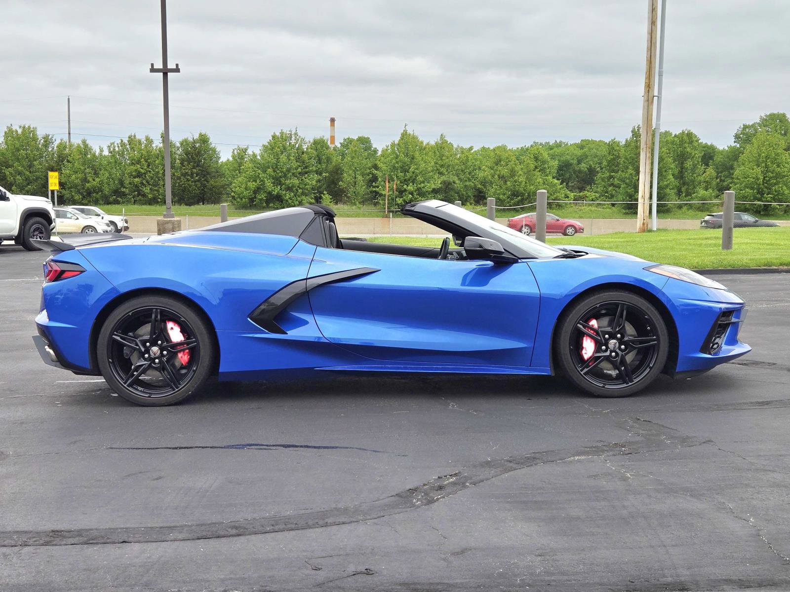Used 2021 Chevrolet Corvette Stingray Convertible w/ Battery Protection Package RWD image 11