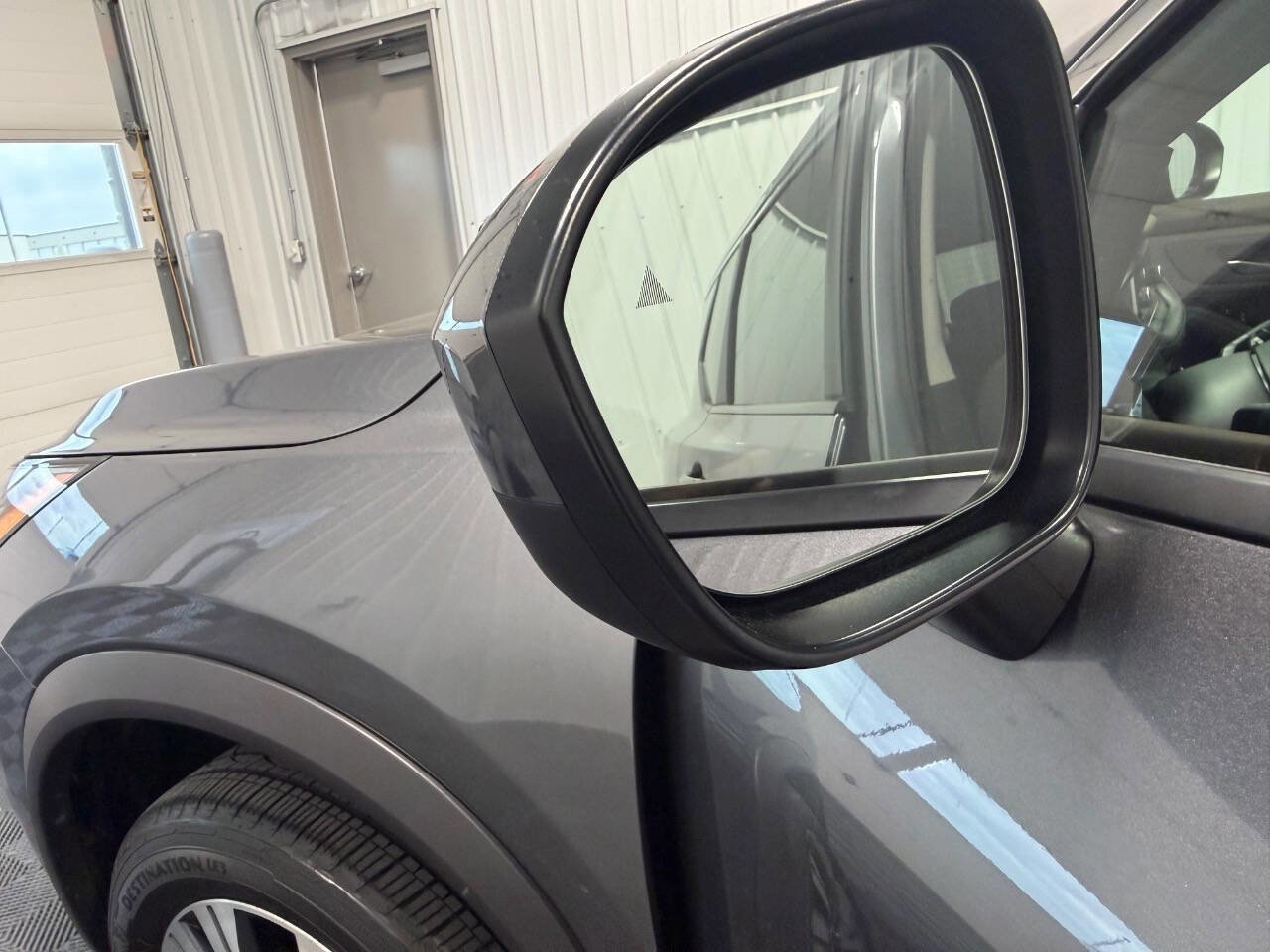 Used 2023 Nissan Rogue SV AWD/4WD image 17