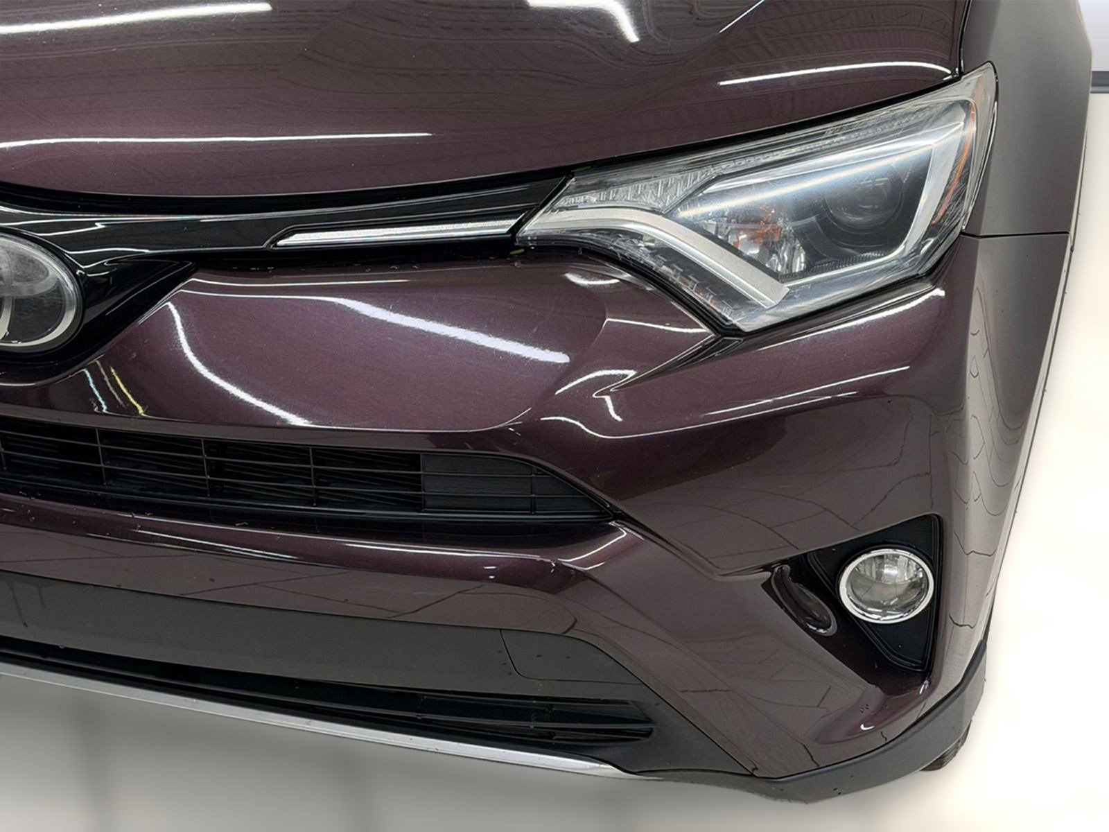 Used 2018 Toyota RAV4 XLE AWD/4WD image 9