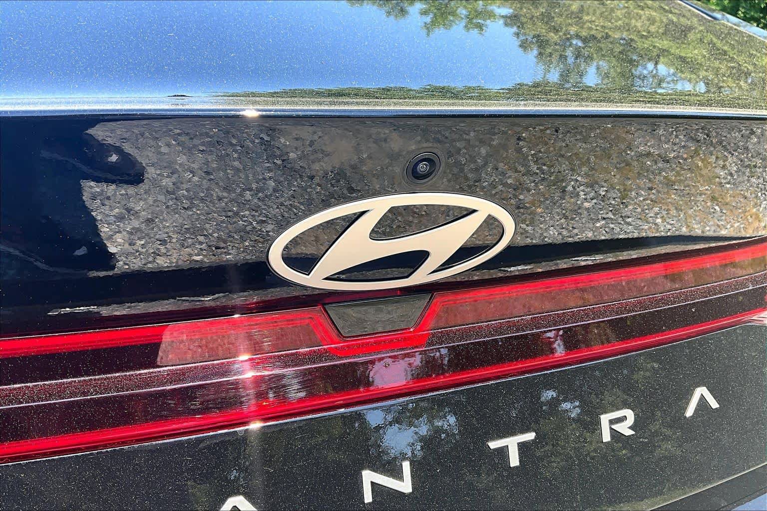 Used 2026 Hyundai Elantra SE FWD image 31