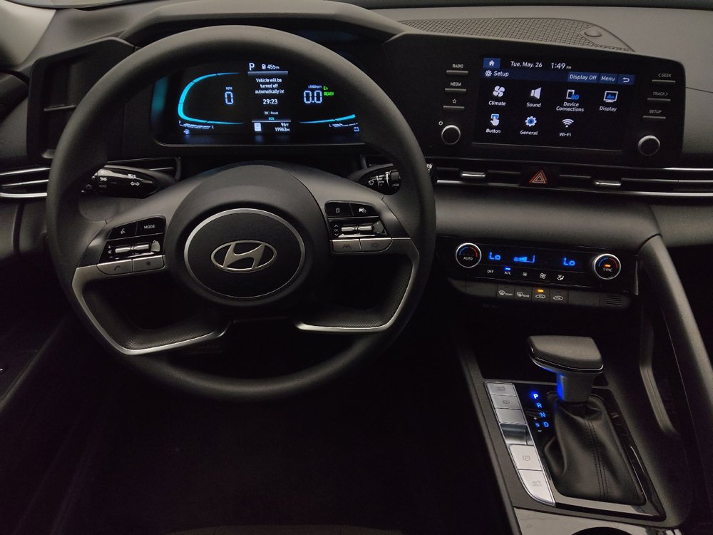 Used 2025 Hyundai Elantra Hybrid FWD image 22