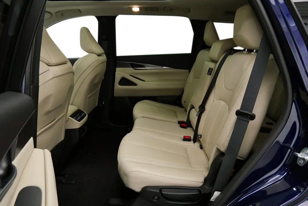 Used 2023 INFINITI QX60 Luxe AWD/4WD image 34