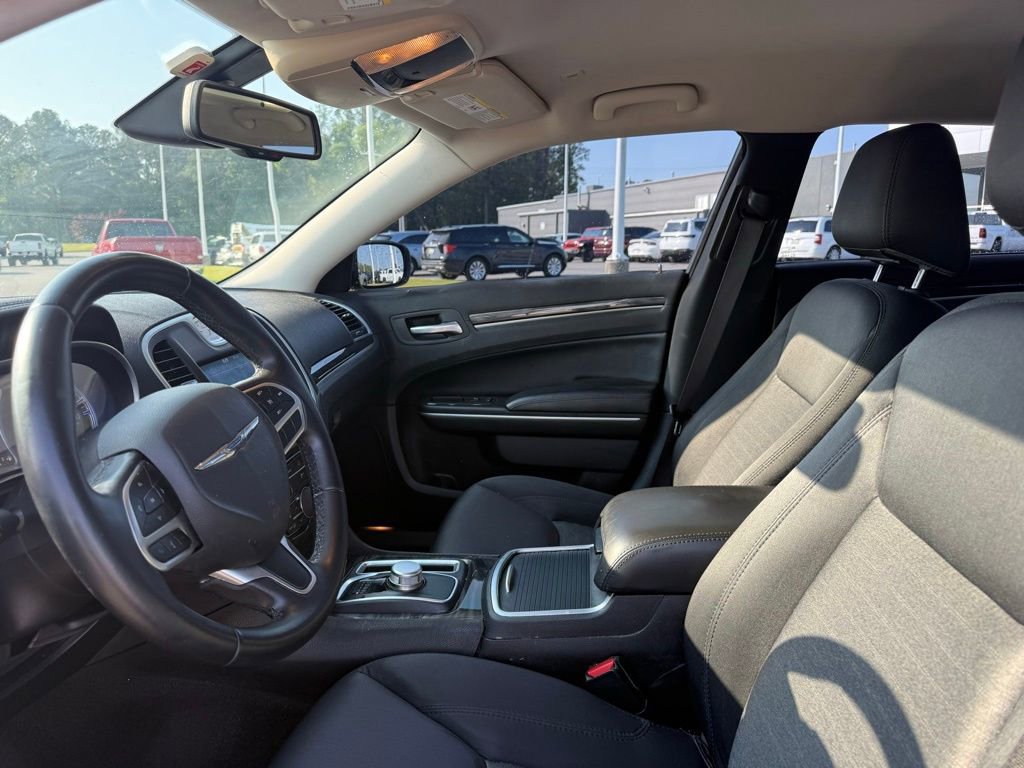 Used 2018 Chrysler 300 Touring w/ Sport Appearance Package RWD image 9