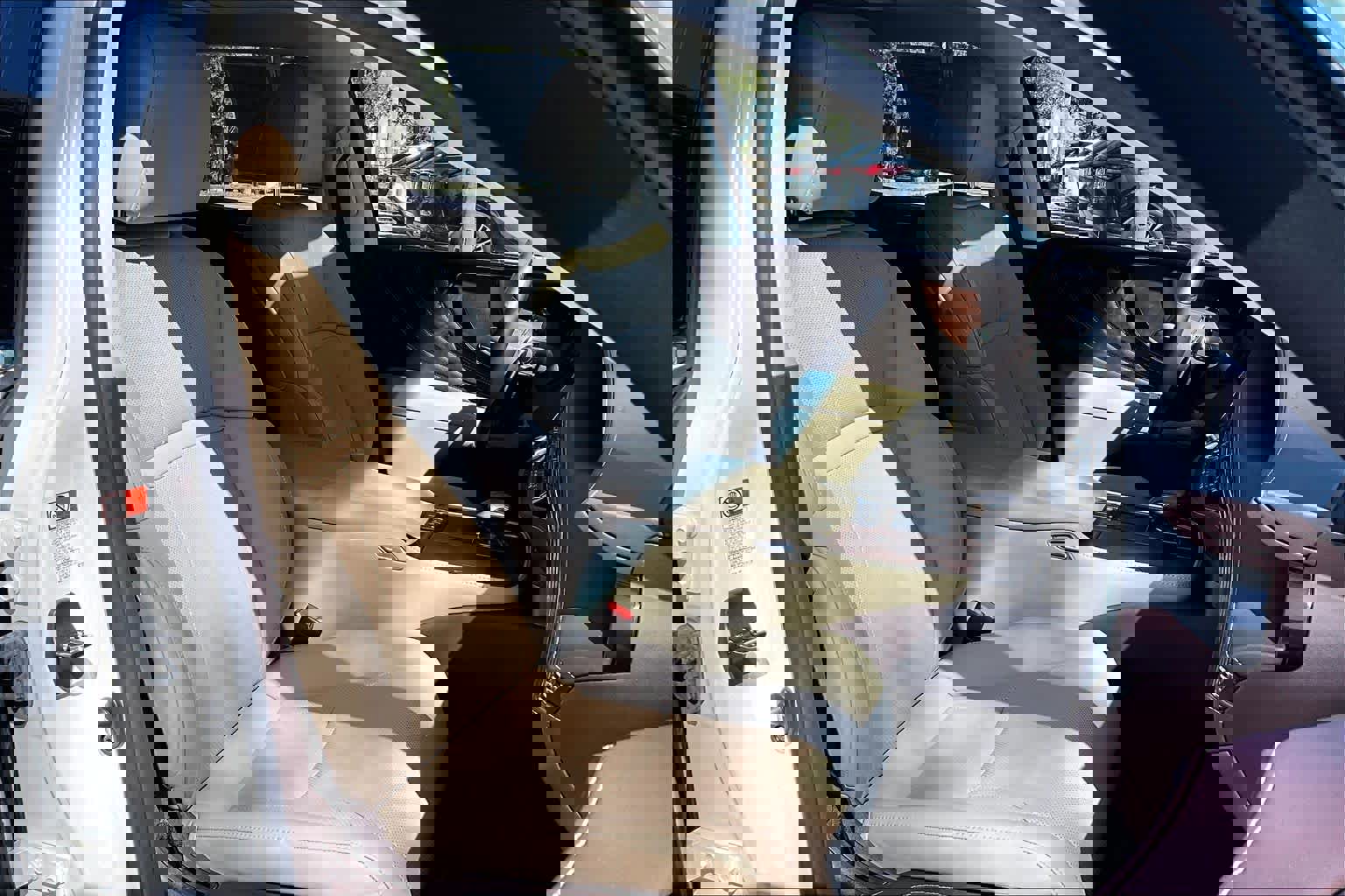 Used 2020 Lexus LS 500 w/ Accessory Package (Z2) image 9