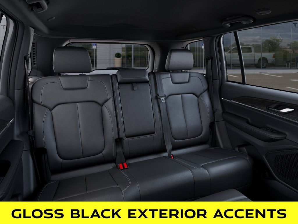 New 2025 Jeep Grand Cherokee Limited w/ Black Appearance Package AWD/4WD image 15