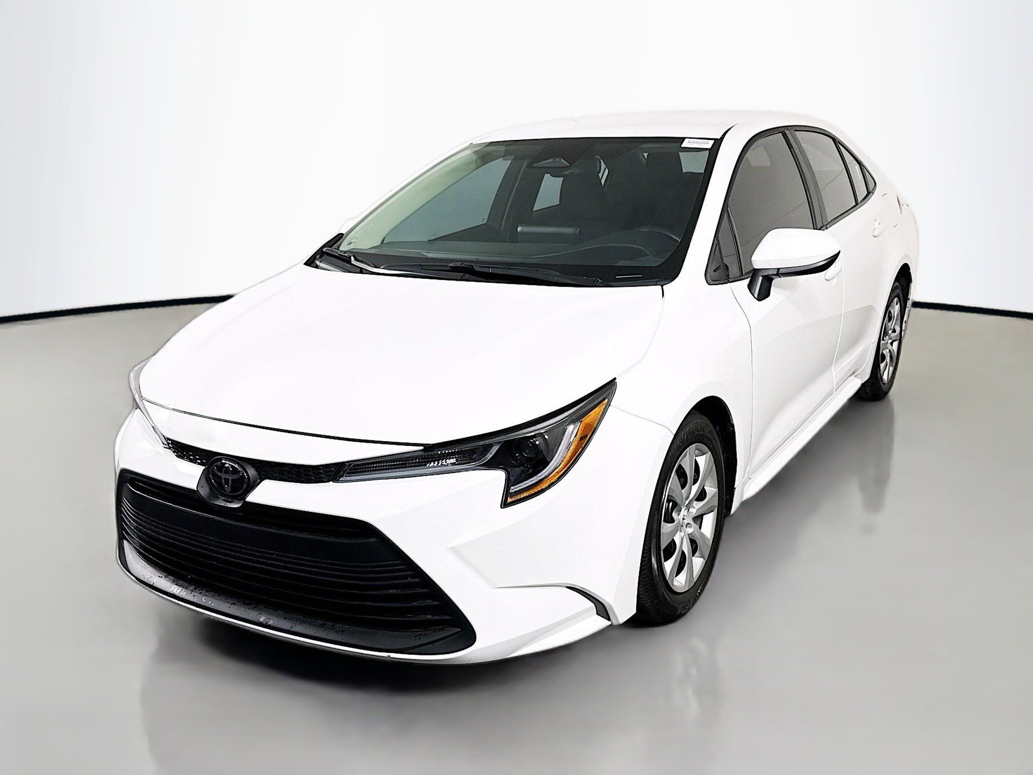 Used 2024 Toyota Corolla LE image 4