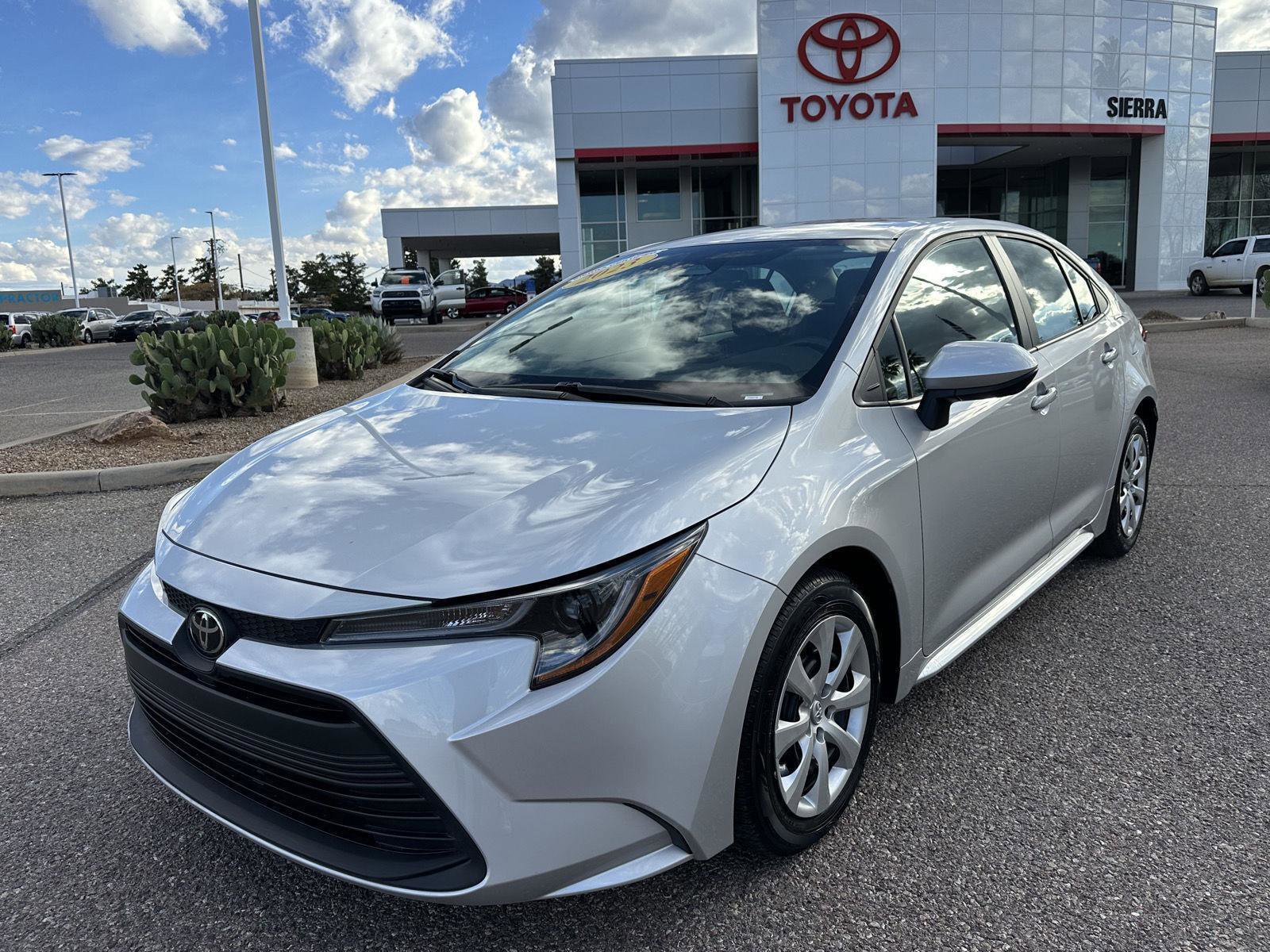 Used 2023 Toyota Corolla LE image 1