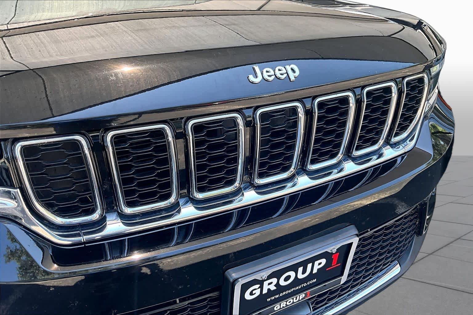 Used 2022 Jeep Grand Cherokee Limited RWD image 32