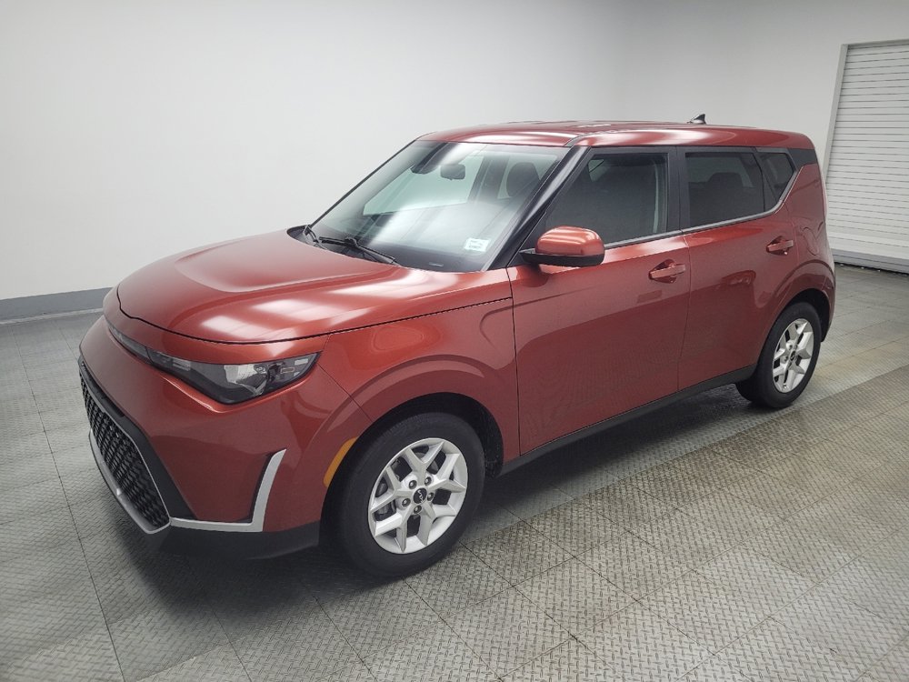 Used 2023 Kia Soul LX w/ Option Group 015 FWD image 2