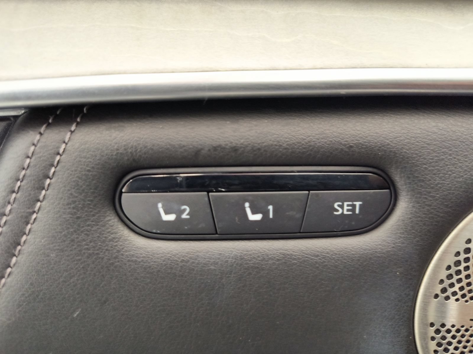 Used 2019 INFINITI QX50 Essential w/ Sensory Package FWD image 12