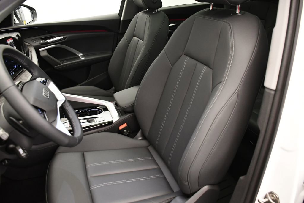 Used 2025 Audi Q5 Premium w/ Convenience Package image 38