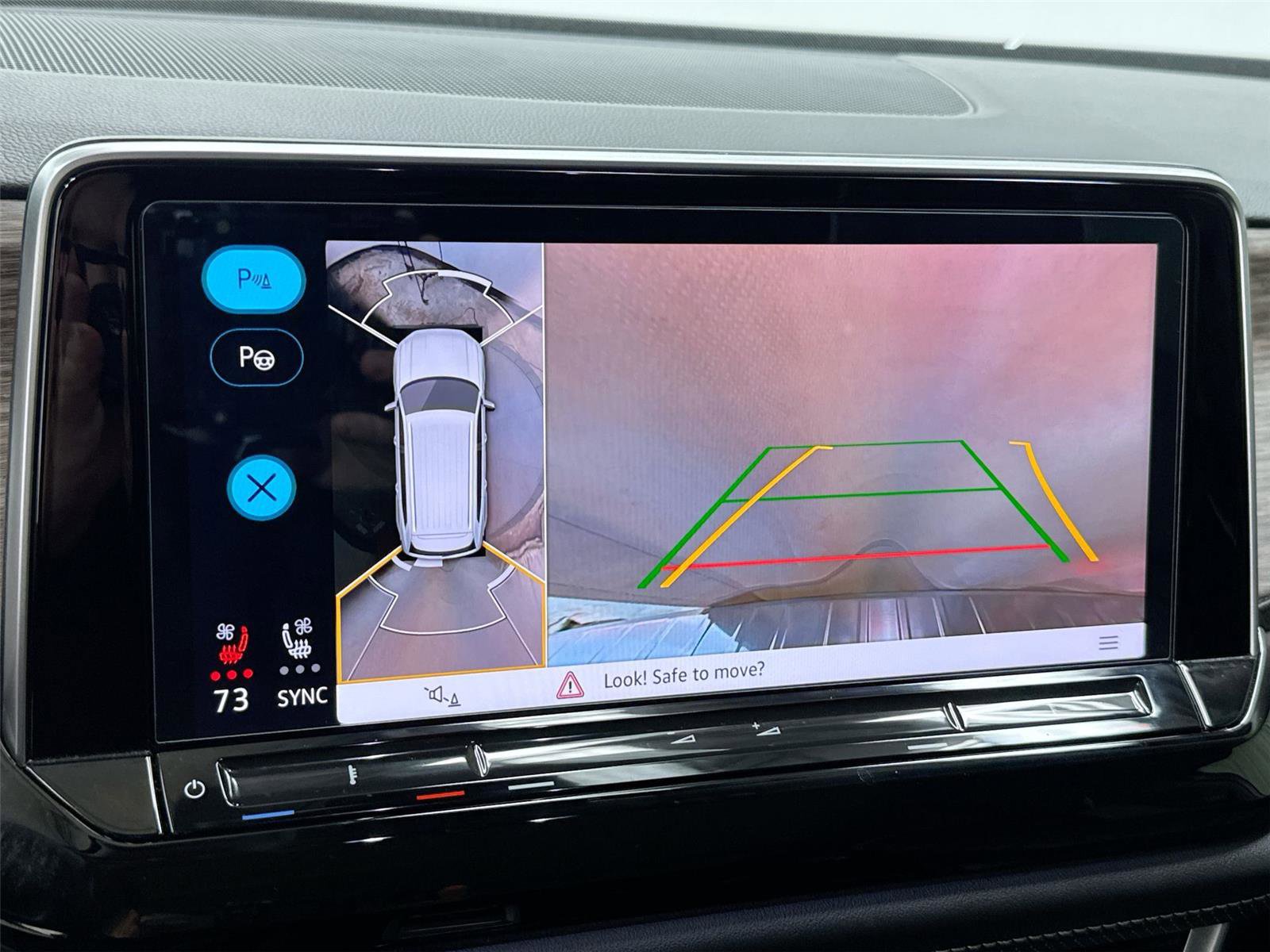 Used 2024 Volkswagen Atlas SEL Premium R-Line image 27