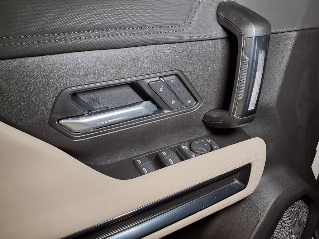 Used 2026 GMC Hummer EV SUV AWD/4WD image 16