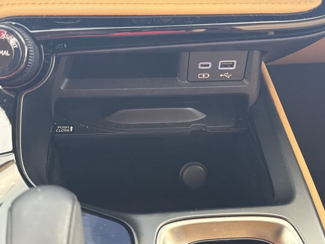 Used 2024 Lexus NX 350h AWD image 7
